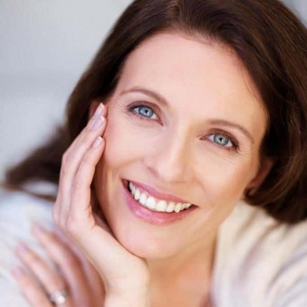 Cosmetic-procedures-photo middle aged women model (2)